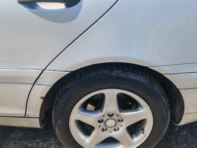 Серый Мерседес 200, объемом двигателя 1.8 л и пробегом 363 тыс. км за 3700 $, фото 8 на Automoto.ua