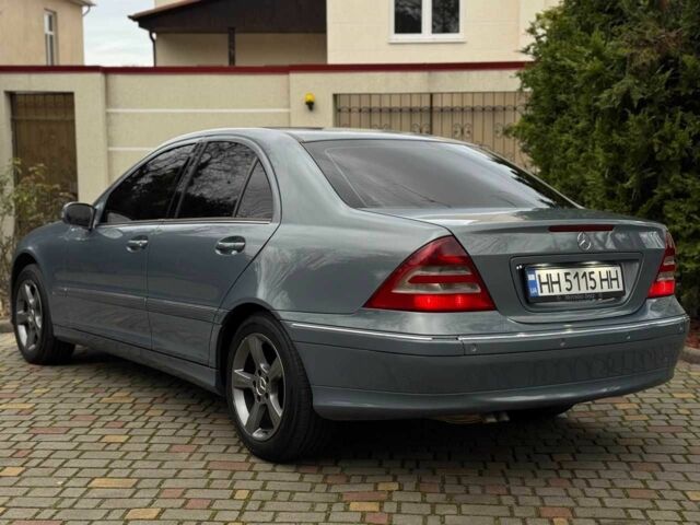 Серый Мерседес 200, объемом двигателя 2.2 л и пробегом 260 тыс. км за 8500 $, фото 8 на Automoto.ua