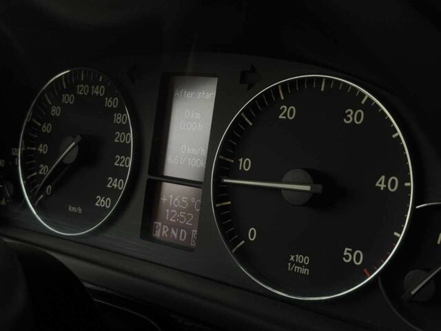 Серый Мерседес 200, объемом двигателя 2.2 л и пробегом 260 тыс. км за 8500 $, фото 22 на Automoto.ua