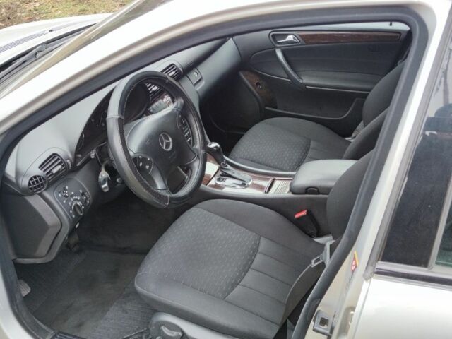 Сірий Мерседес 200, об'ємом двигуна 1.8 л та пробігом 203 тис. км за 7199 $, фото 5 на Automoto.ua