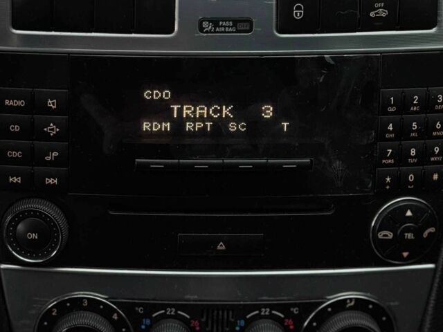 Серый Мерседес 200, объемом двигателя 2.2 л и пробегом 260 тыс. км за 8500 $, фото 23 на Automoto.ua