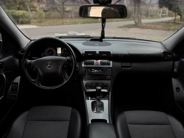 Серый Мерседес 200, объемом двигателя 2.2 л и пробегом 260 тыс. км за 8500 $, фото 14 на Automoto.ua