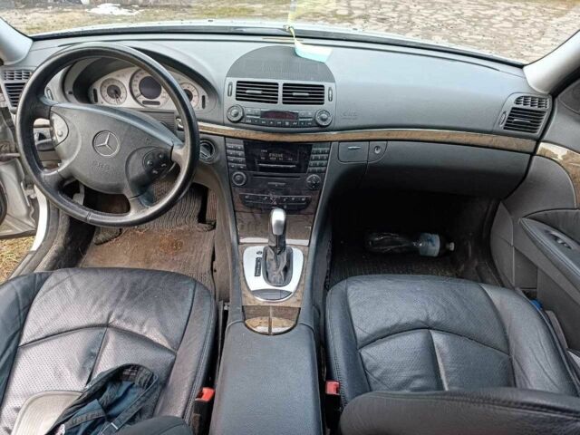 Серый Мерседес 200, объемом двигателя 1.8 л и пробегом 207 тыс. км за 7000 $, фото 14 на Automoto.ua