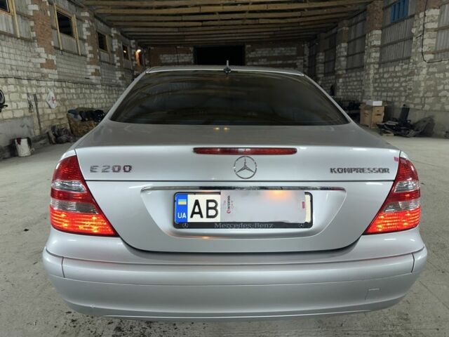 Серый Мерседес 200, объемом двигателя 1.8 л и пробегом 373 тыс. км за 2950 $, фото 5 на Automoto.ua