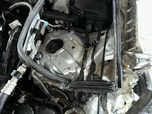 Серый Мерседес 200, объемом двигателя 1.8 л и пробегом 373 тыс. км за 2950 $, фото 16 на Automoto.ua