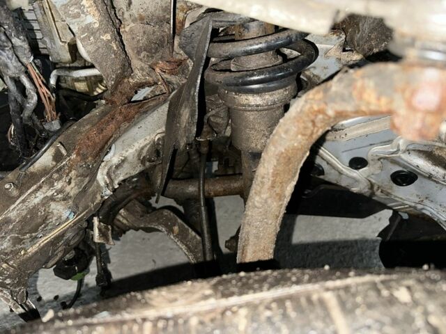 Серый Мерседес 200, объемом двигателя 1.8 л и пробегом 373 тыс. км за 2950 $, фото 17 на Automoto.ua