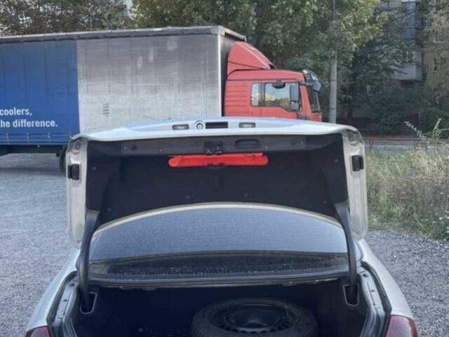 Серый Мерседес 200, объемом двигателя 2.1 л и пробегом 345 тыс. км за 9500 $, фото 10 на Automoto.ua