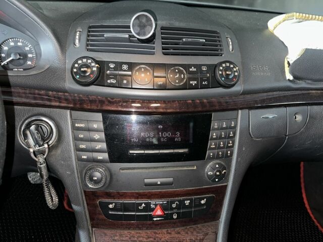 Серый Мерседес 200, объемом двигателя 1.8 л и пробегом 373 тыс. км за 2950 $, фото 11 на Automoto.ua