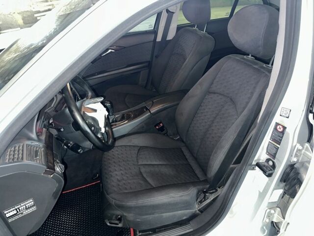 Серый Мерседес 200, объемом двигателя 1.8 л и пробегом 373 тыс. км за 2950 $, фото 8 на Automoto.ua