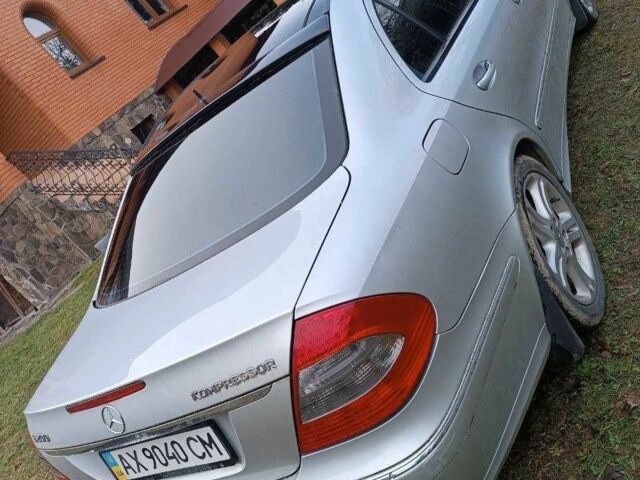 Серый Мерседес 200, объемом двигателя 1.8 л и пробегом 207 тыс. км за 7000 $, фото 5 на Automoto.ua