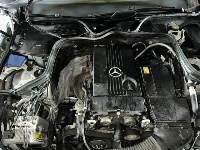 Серый Мерседес 200, объемом двигателя 1.8 л и пробегом 373 тыс. км за 2950 $, фото 20 на Automoto.ua