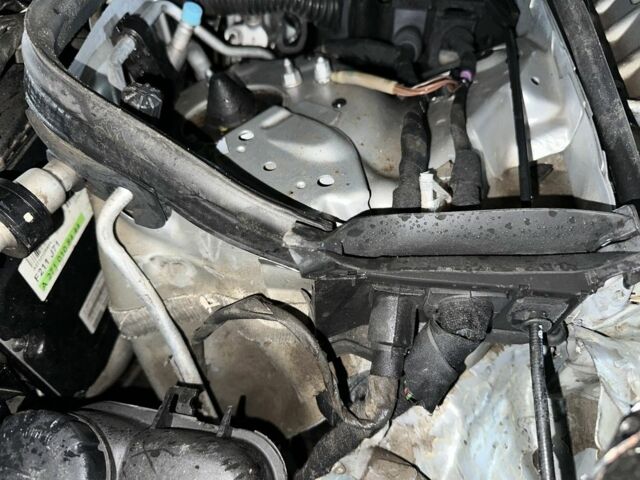 Серый Мерседес 200, объемом двигателя 1.8 л и пробегом 373 тыс. км за 2950 $, фото 22 на Automoto.ua