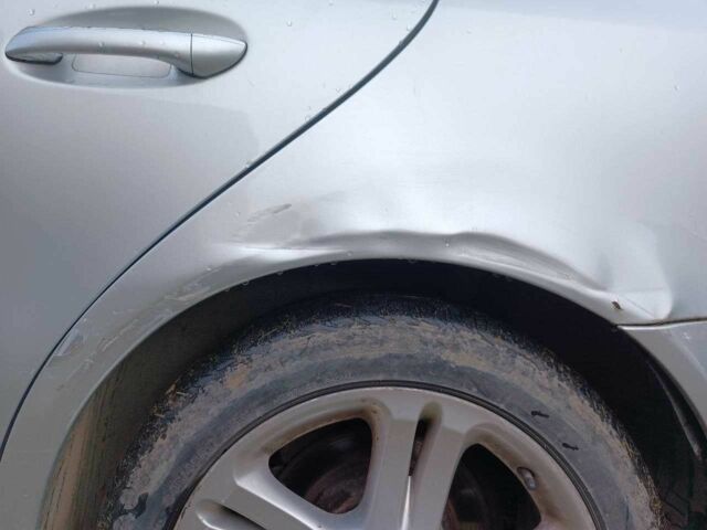 Серый Мерседес 200, объемом двигателя 1.8 л и пробегом 207 тыс. км за 7000 $, фото 7 на Automoto.ua