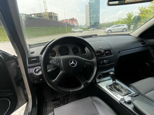 Серый Мерседес 200, объемом двигателя 1.8 л и пробегом 206 тыс. км за 7700 $, фото 6 на Automoto.ua