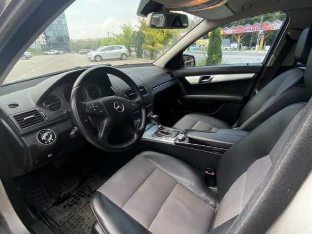 Серый Мерседес 200, объемом двигателя 1.8 л и пробегом 206 тыс. км за 7700 $, фото 4 на Automoto.ua