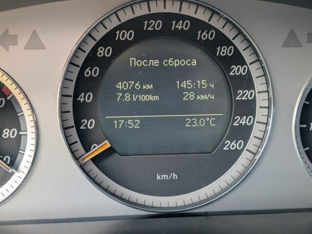 Серый Мерседес 200, объемом двигателя 2.1 л и пробегом 311 тыс. км за 9000 $, фото 12 на Automoto.ua