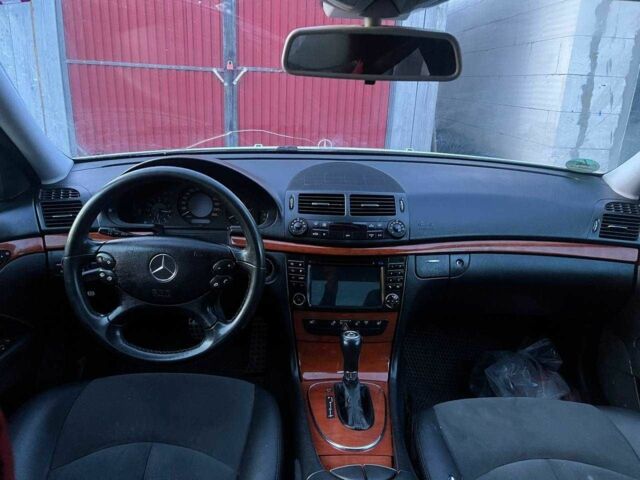 Сірий Мерседес 200, об'ємом двигуна 2.1 л та пробігом 290 тис. км за 6500 $, фото 7 на Automoto.ua