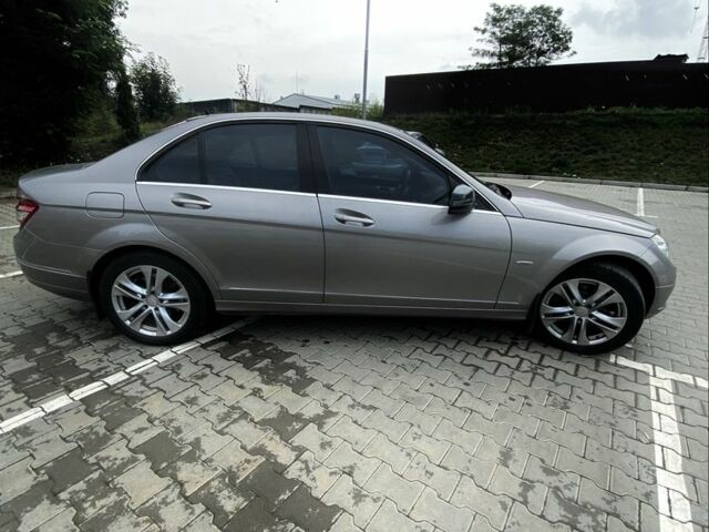 Серый Мерседес 200, объемом двигателя 1.8 л и пробегом 206 тыс. км за 7700 $, фото 10 на Automoto.ua