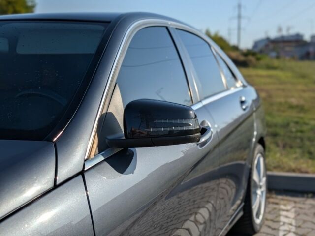 Серый Мерседес 200, объемом двигателя 2.1 л и пробегом 311 тыс. км за 9000 $, фото 8 на Automoto.ua