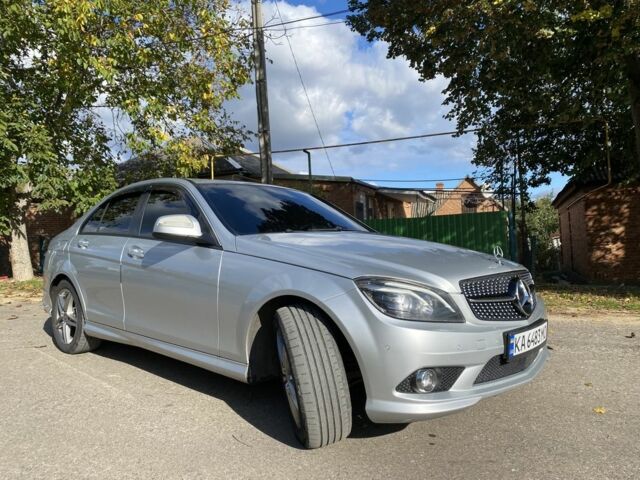 Сірий Мерседес 200, об'ємом двигуна 2.1 л та пробігом 320 тис. км за 9000 $, фото 4 на Automoto.ua