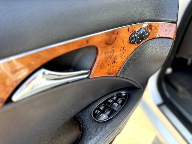 Сірий Мерседес 200, об'ємом двигуна 2.2 л та пробігом 337 тис. км за 9700 $, фото 13 на Automoto.ua