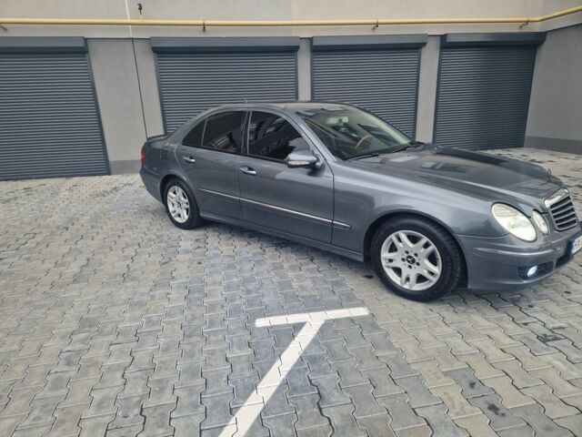 Серый Мерседес 200, объемом двигателя 1.8 л и пробегом 254 тыс. км за 7600 $, фото 4 на Automoto.ua