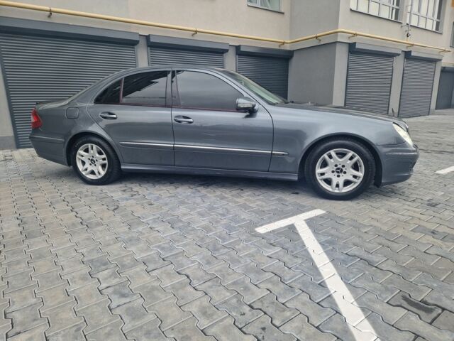 Серый Мерседес 200, объемом двигателя 1.8 л и пробегом 254 тыс. км за 7600 $, фото 6 на Automoto.ua