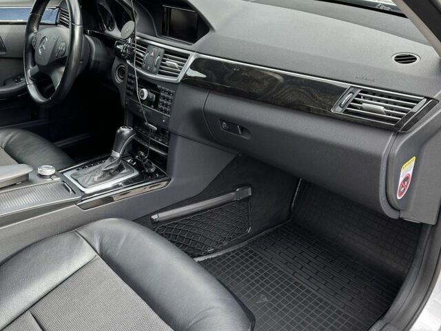 Серый Мерседес 200, объемом двигателя 1.8 л и пробегом 116 тыс. км за 14500 $, фото 22 на Automoto.ua