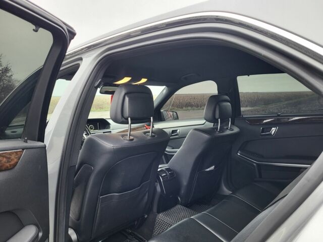 Серый Мерседес 200, объемом двигателя 2.1 л и пробегом 320 тыс. км за 13600 $, фото 5 на Automoto.ua