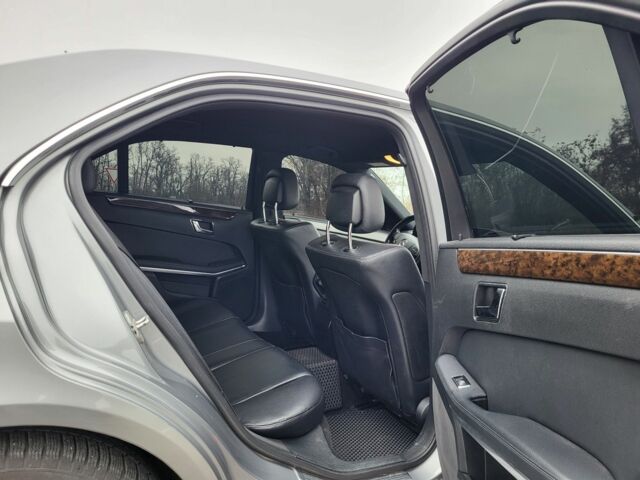 Серый Мерседес 200, объемом двигателя 2.1 л и пробегом 320 тыс. км за 13600 $, фото 8 на Automoto.ua