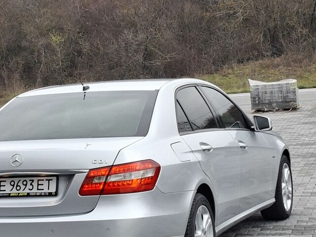 Серый Мерседес 200, объемом двигателя 2.1 л и пробегом 280 тыс. км за 10700 $, фото 7 на Automoto.ua