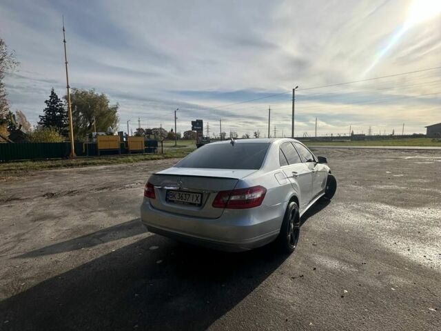 Сірий Мерседес 200, об'ємом двигуна 2.1 л та пробігом 320 тис. км за 12750 $, фото 6 на Automoto.ua