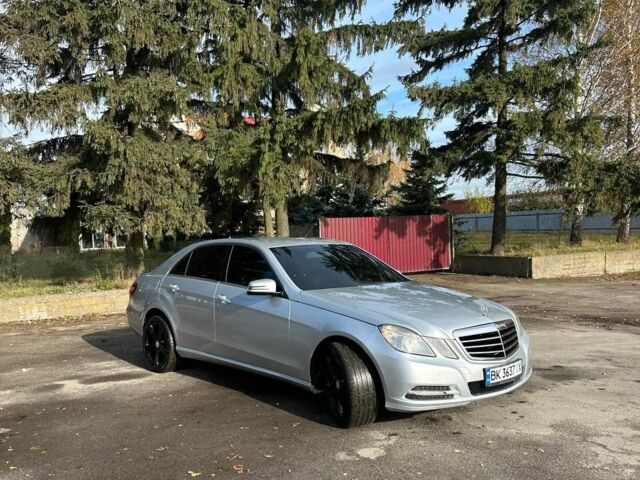 Сірий Мерседес 200, об'ємом двигуна 2.1 л та пробігом 320 тис. км за 12750 $, фото 5 на Automoto.ua