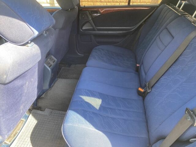 Сірий Мерседес 200, об'ємом двигуна 2 л та пробігом 270 тис. км за 2400 $, фото 9 на Automoto.ua