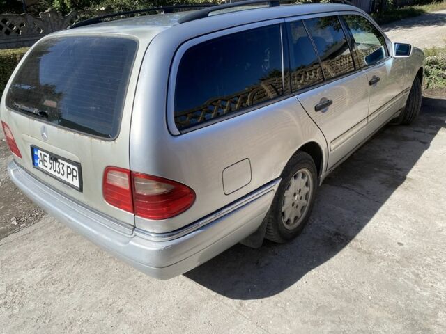 Сірий Мерседес 200, об'ємом двигуна 2 л та пробігом 270 тис. км за 2400 $, фото 2 на Automoto.ua