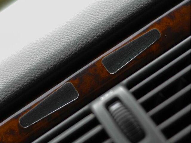 Серый Мерседес 200, объемом двигателя 2 л и пробегом 480 тыс. км за 4199 $, фото 4 на Automoto.ua