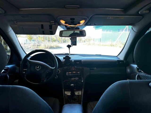 Серый Мерседес 200, объемом двигателя 2.1 л и пробегом 465 тыс. км за 5300 $, фото 21 на Automoto.ua