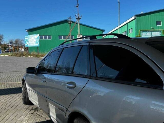 Серый Мерседес 200, объемом двигателя 2.1 л и пробегом 465 тыс. км за 5300 $, фото 12 на Automoto.ua