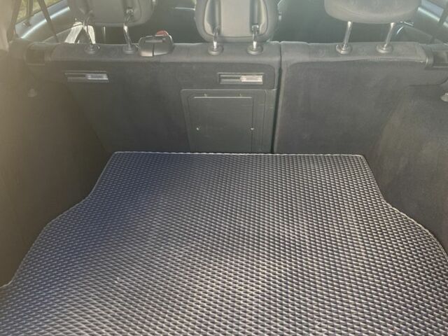 Серый Мерседес 200, объемом двигателя 1.8 л и пробегом 205 тыс. км за 3200 $, фото 6 на Automoto.ua