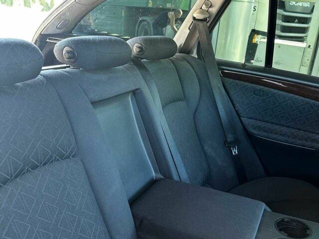 Серый Мерседес 200, объемом двигателя 2.1 л и пробегом 465 тыс. км за 5300 $, фото 20 на Automoto.ua