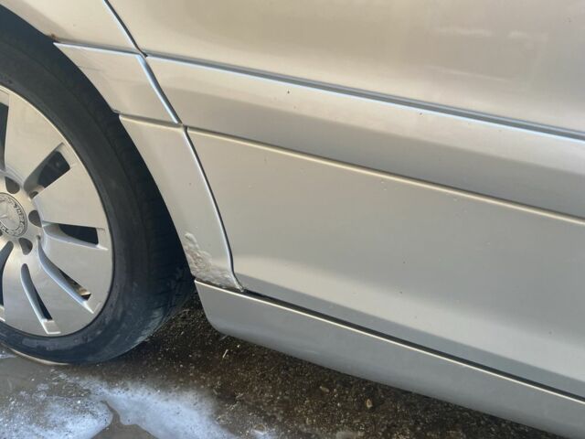 Серый Мерседес 200, объемом двигателя 1.8 л и пробегом 205 тыс. км за 3200 $, фото 5 на Automoto.ua