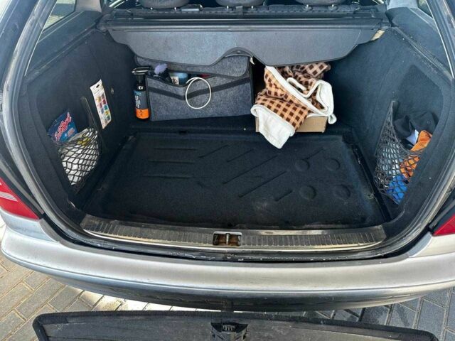 Серый Мерседес 200, объемом двигателя 2.1 л и пробегом 465 тыс. км за 5300 $, фото 17 на Automoto.ua