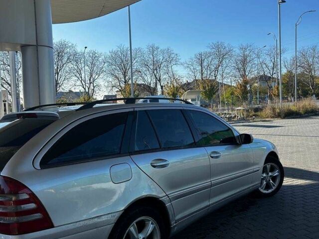 Серый Мерседес 200, объемом двигателя 2.1 л и пробегом 465 тыс. км за 5300 $, фото 8 на Automoto.ua