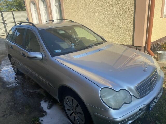 Серый Мерседес 200, объемом двигателя 1.8 л и пробегом 205 тыс. км за 3200 $, фото 1 на Automoto.ua