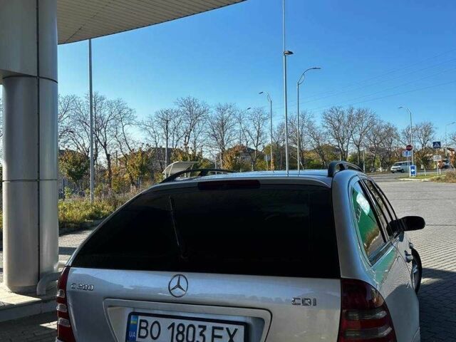 Серый Мерседес 200, объемом двигателя 2.1 л и пробегом 465 тыс. км за 5300 $, фото 9 на Automoto.ua