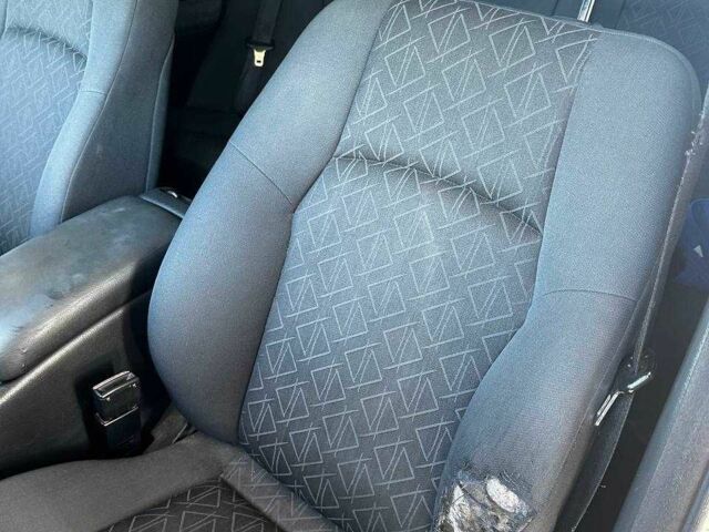 Серый Мерседес 200, объемом двигателя 2.1 л и пробегом 465 тыс. км за 5300 $, фото 6 на Automoto.ua