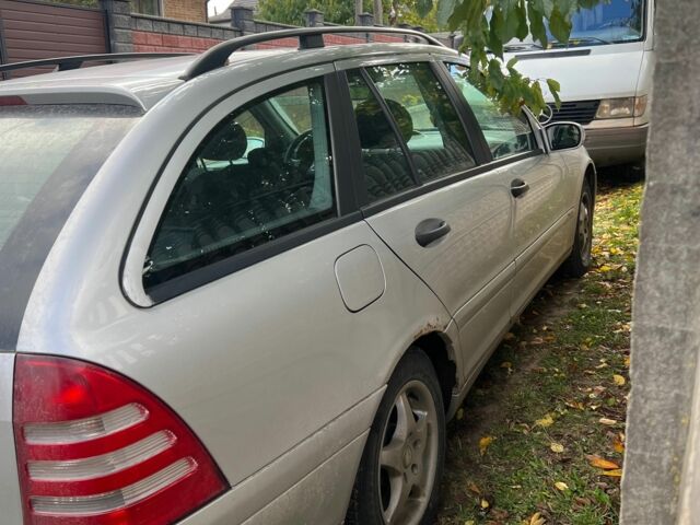 Сірий Мерседес 200, об'ємом двигуна 2.1 л та пробігом 300 тис. км за 3800 $, фото 5 на Automoto.ua