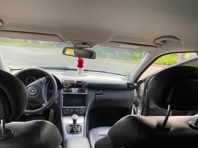 Серый Мерседес 200, объемом двигателя 1.8 л и пробегом 316 тыс. км за 5500 $, фото 17 на Automoto.ua