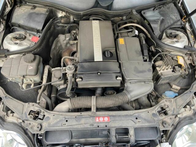 Серый Мерседес 200, объемом двигателя 1.8 л и пробегом 316 тыс. км за 5500 $, фото 7 на Automoto.ua