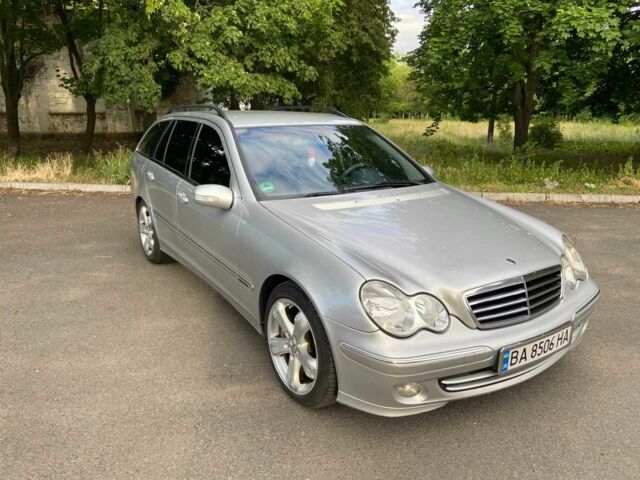 Серый Мерседес 200, объемом двигателя 1.8 л и пробегом 316 тыс. км за 5500 $, фото 1 на Automoto.ua